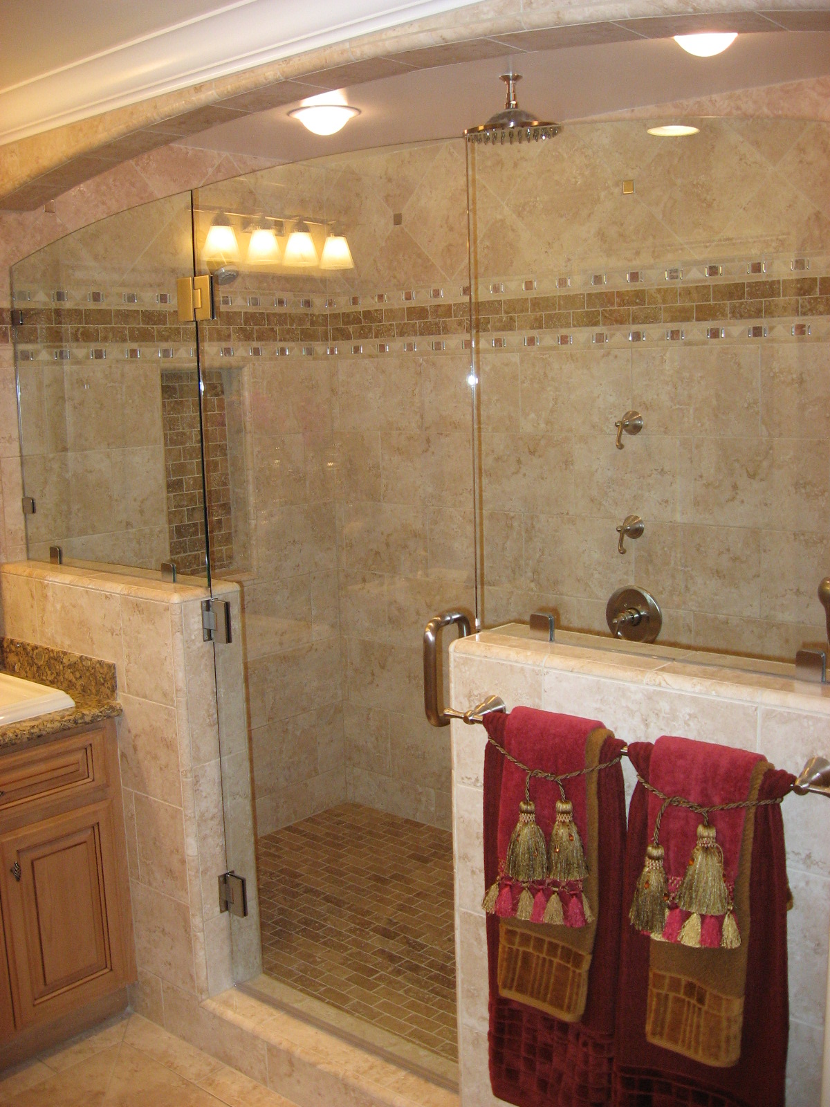 Small bathroom shower tile ideas  large and beautiful photos. Photo to select Small bathroom 