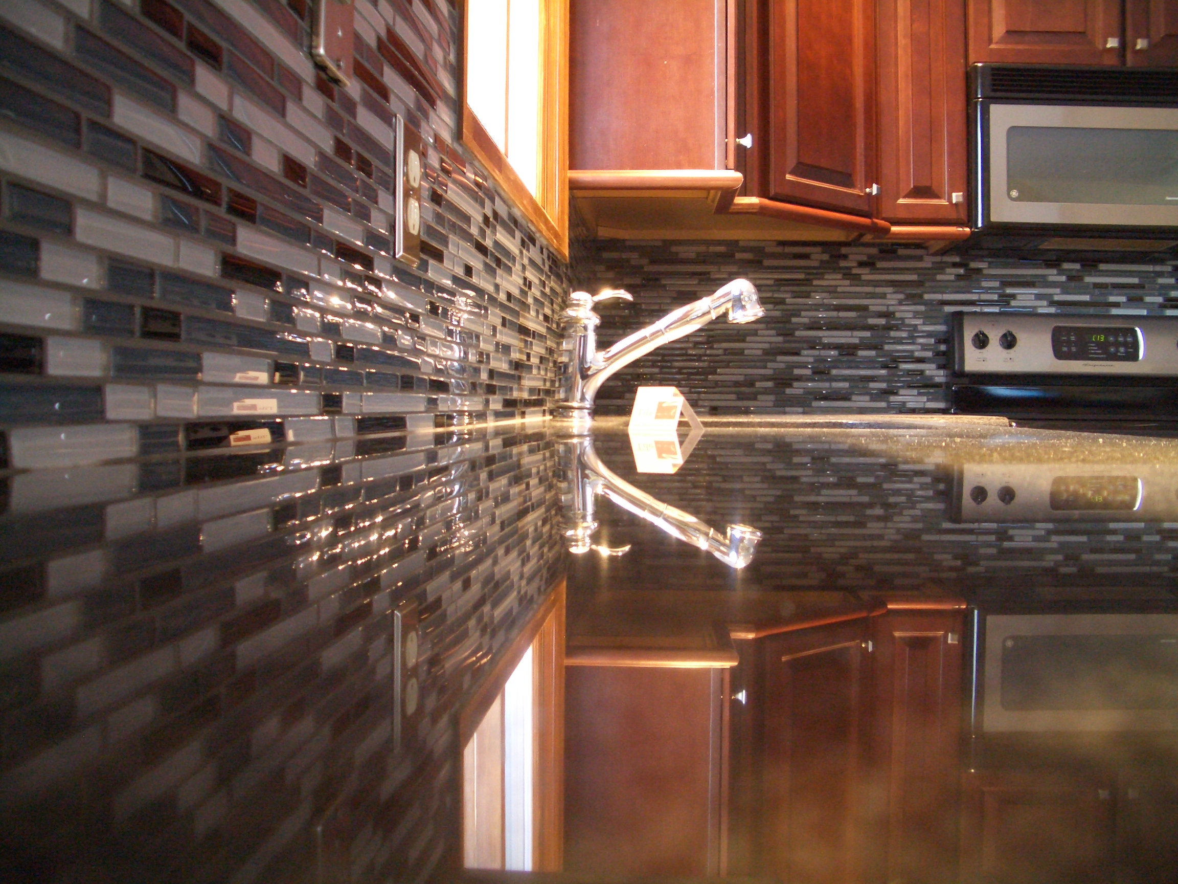 backsplashes for small kitchens photo - 1