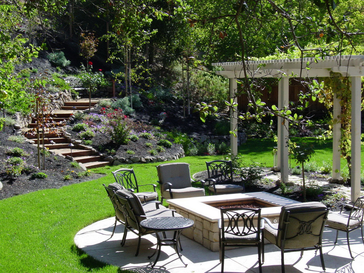 backyard courtyard designs photo - 1