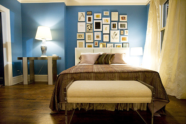 bedroom with blue walls photo - 2