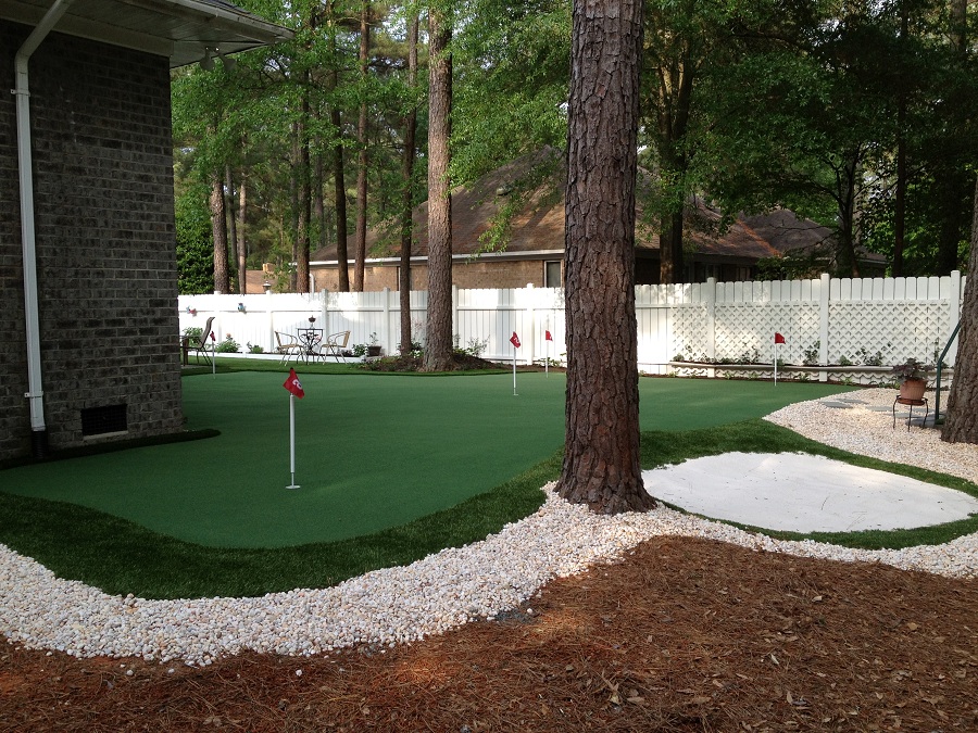 building a putting green in your backyard photo - 2