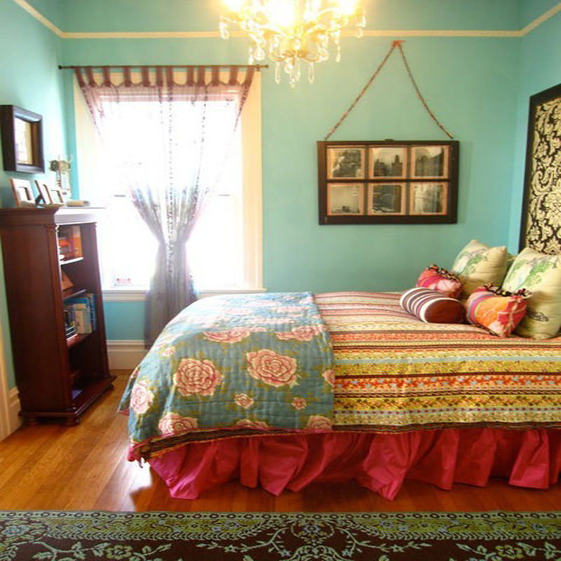 colorful bedroom decor photo - 1