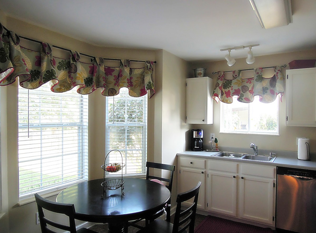 curtains dining room photo - 1