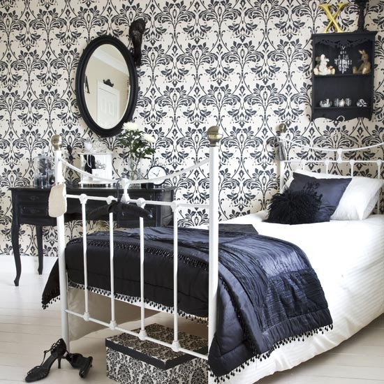 damask wallpaper bedroom photo - 1