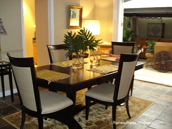 dining room table setting photo - 2