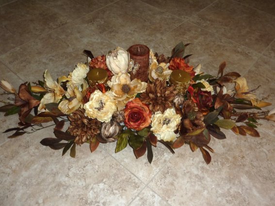 dining table floral centerpieces photo - 2