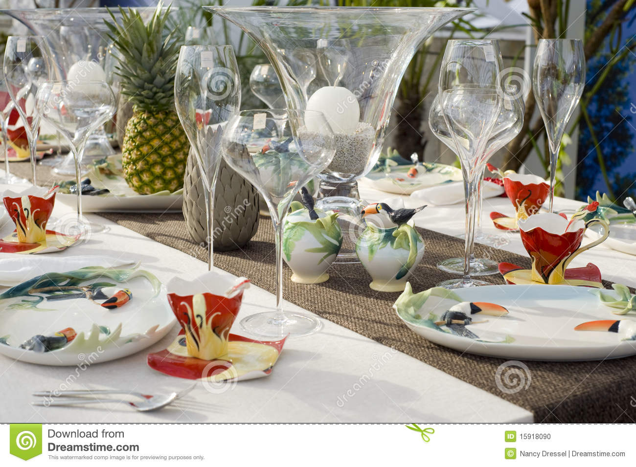 dining table setting photo - 2