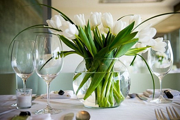 floral centerpiece for dining table photo - 1