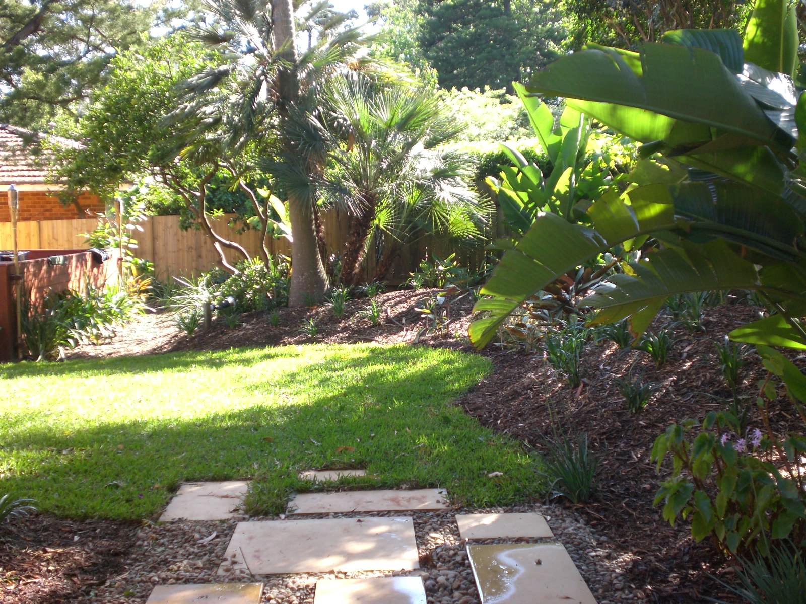 garden ideas for small backyards photo - 2