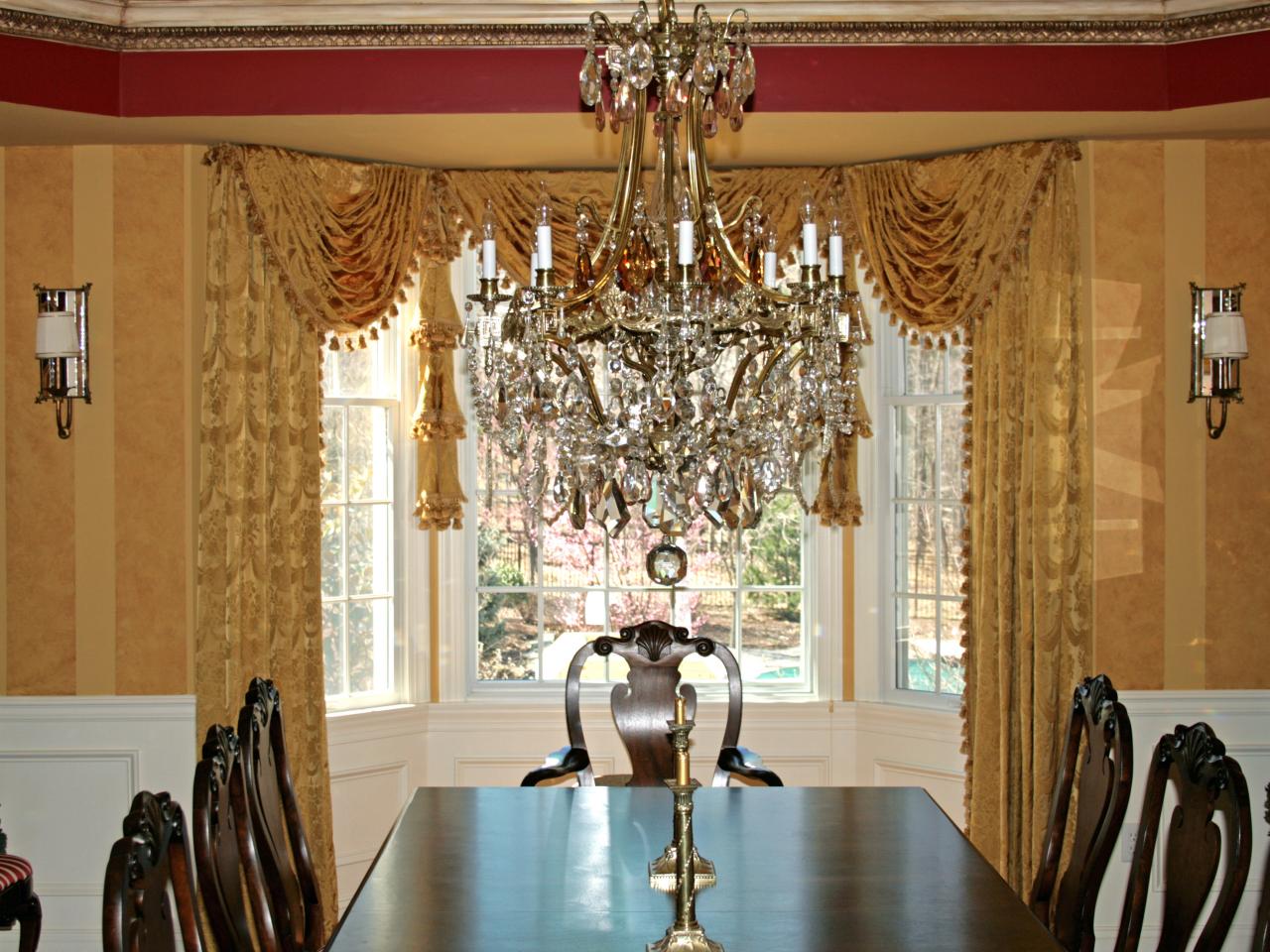 gold dining room photo - 2