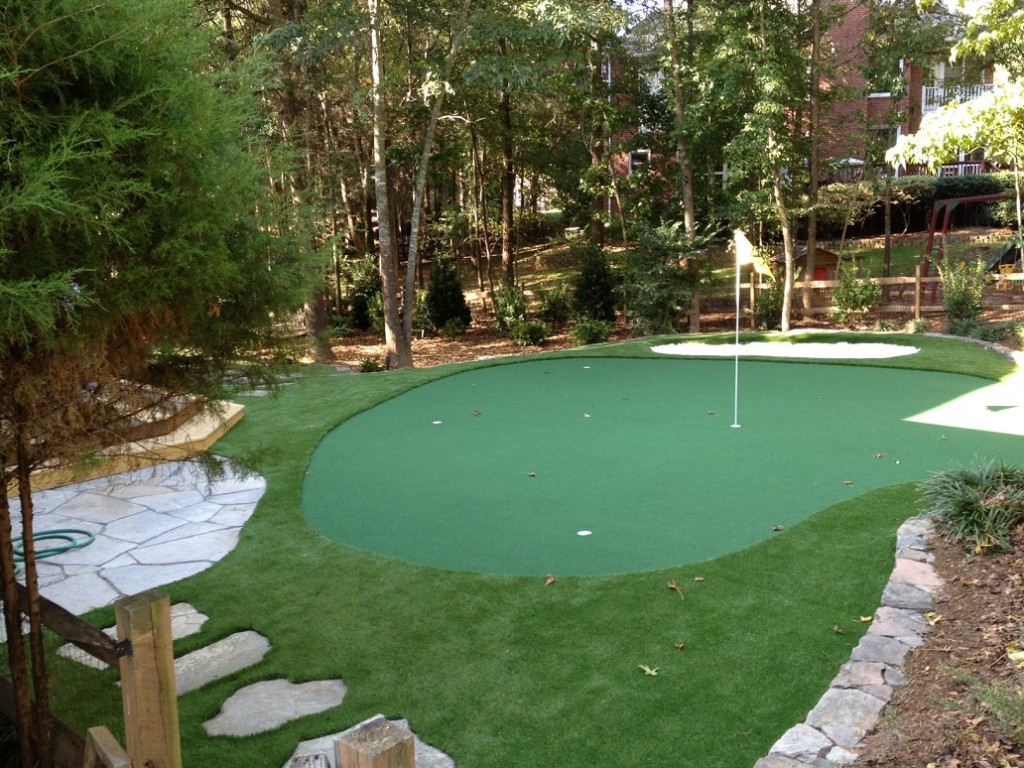 how to build a putting green in your backyard photo - 1