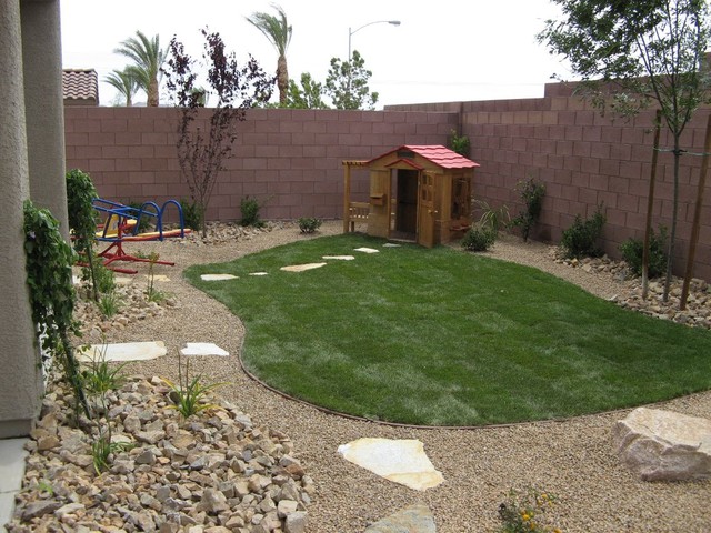 kid friendly backyard landscaping ideas photo - 2