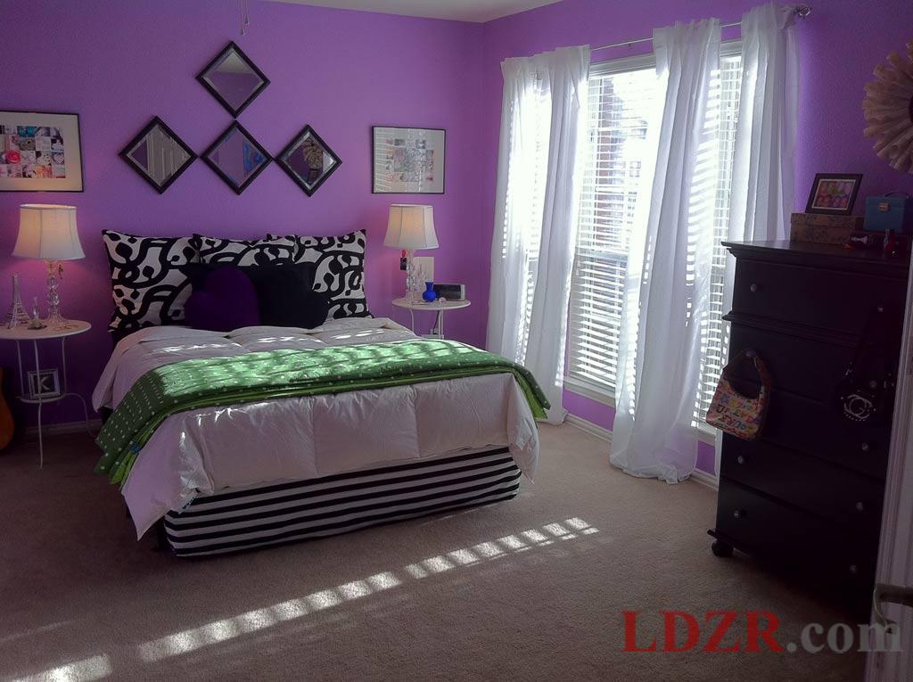 purple walls in bedroom photo - 1