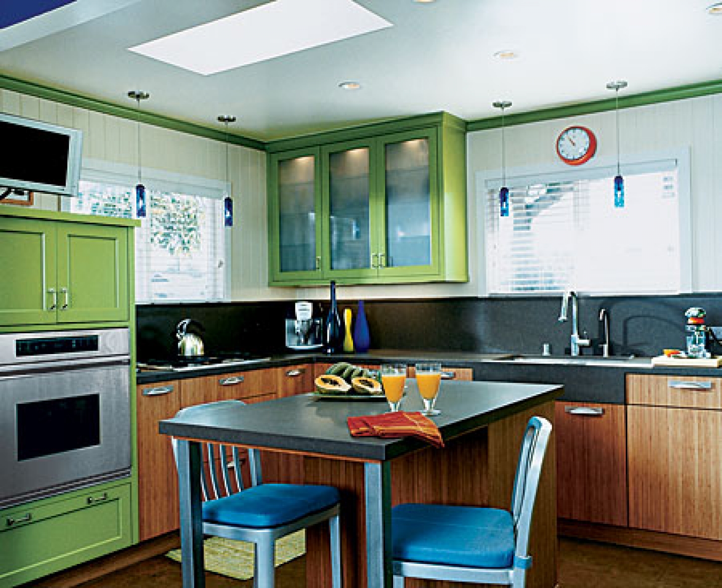 Small efficient kitchens - large and beautiful photos. Photo to select