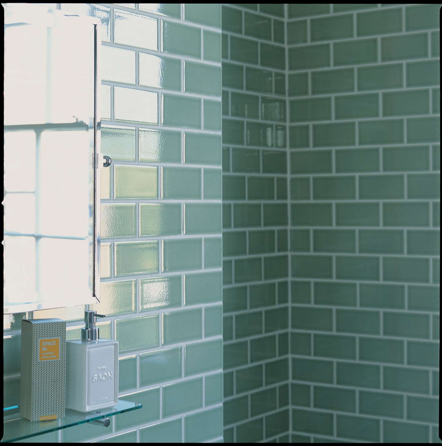 tile designs for bathrooms photo - 1