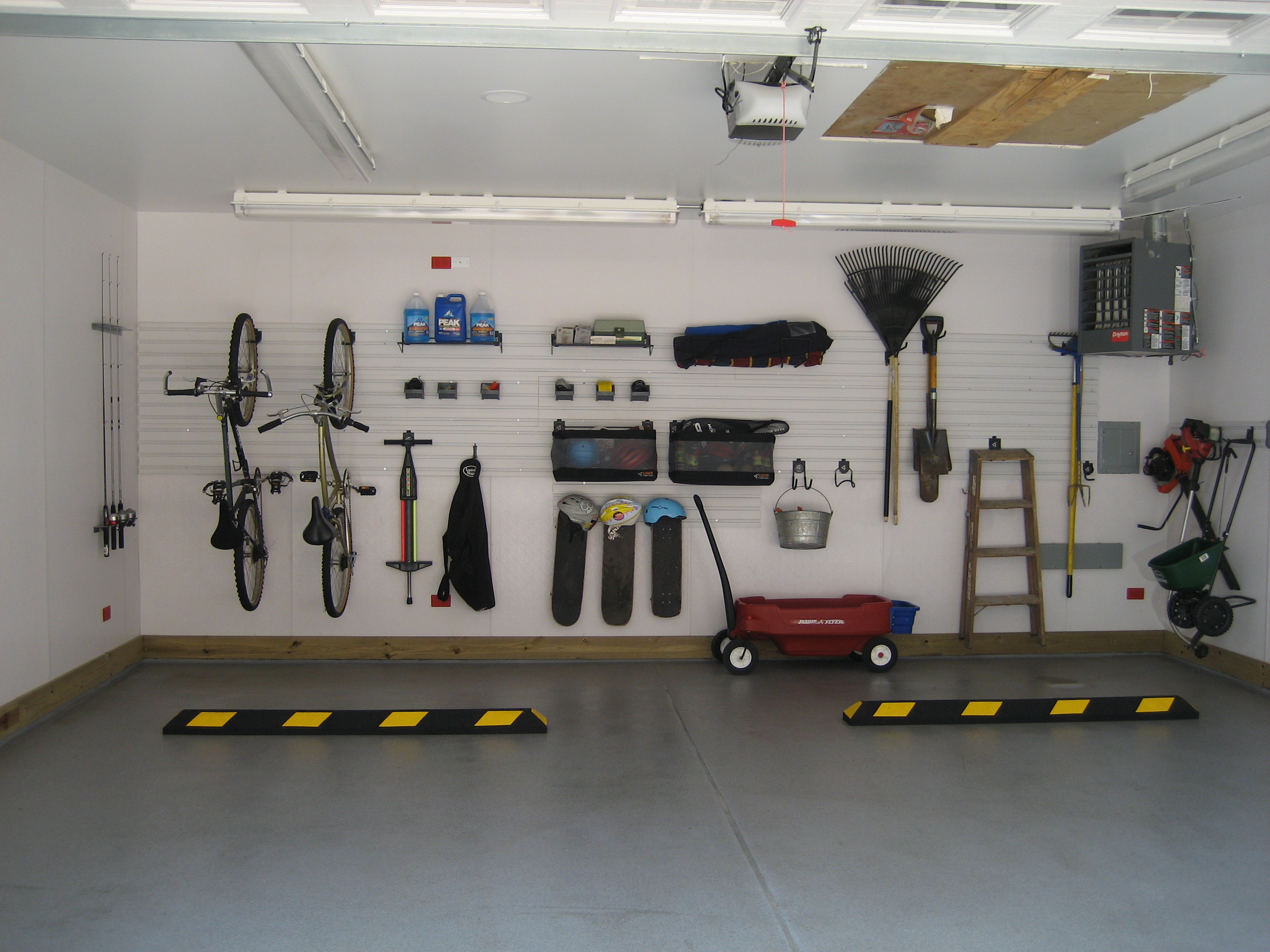 tips for organizing your garage photo - 1